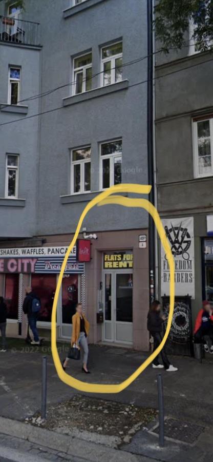 Plaza De Luxe Apartment Bratislava Bagian luar foto