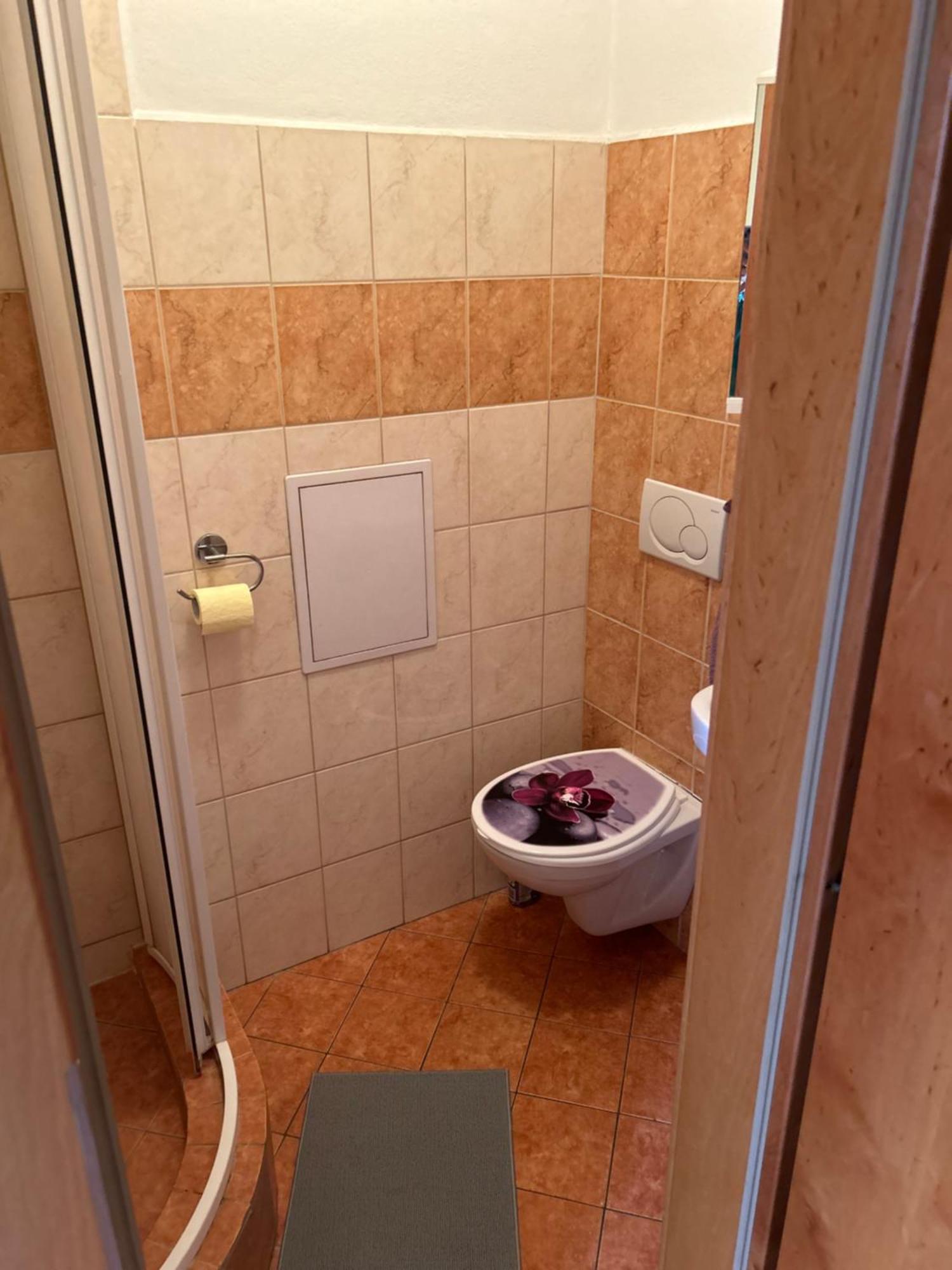 Plaza De Luxe Apartment Bratislava Bagian luar foto