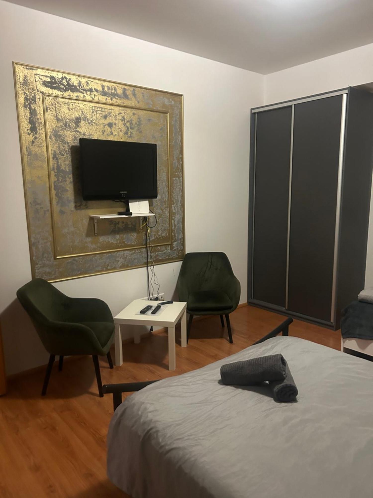 Plaza De Luxe Apartment Bratislava Bagian luar foto
